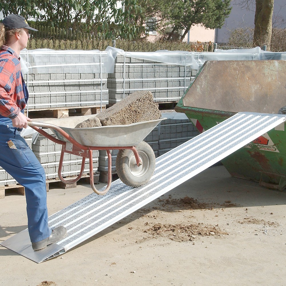 Číslo obrázku produktu 5: Hliníková nájezdová ližina, protiskluzová, nosnost 435 kg/ks, ŠxD 200 x 1500 mm