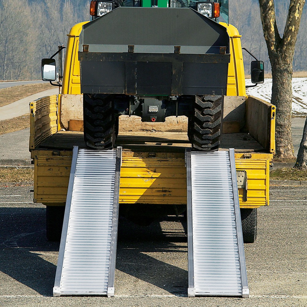 Obrázek produktu: Nájezdové ližiny pro těžká břemena, s okrajem, nosnost 2 620 kg/pár, délka 1 620 mm